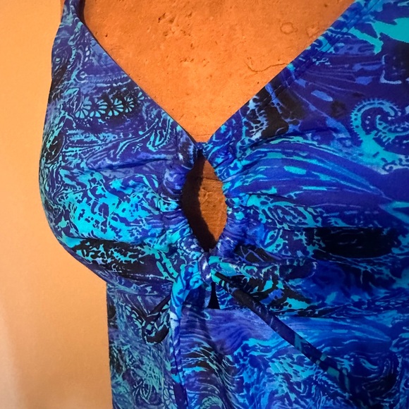 Blue print tankini top, front detail, adjustable straps, size 16 - Picture 2 of 6